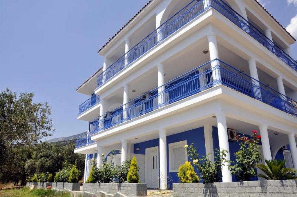 Folies Apartment Lourdata  Exterior photo